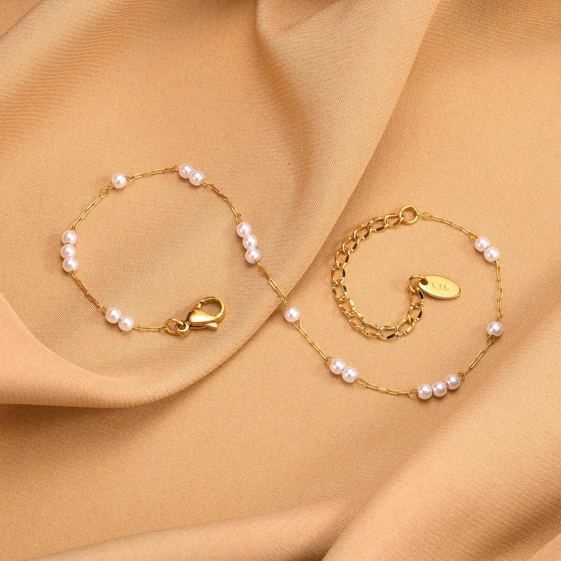 Bracelet de Cheville Minimaliste Doré avec Perles Blanches