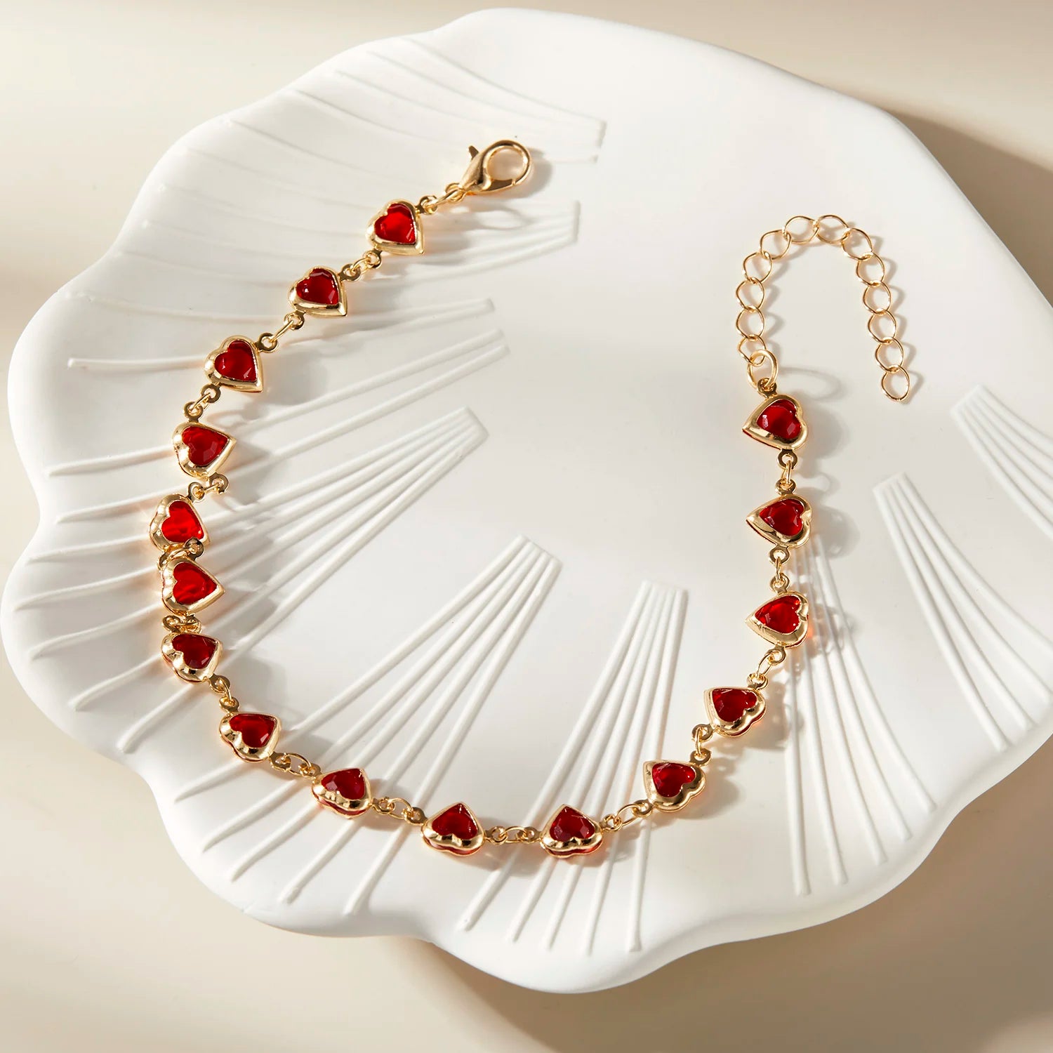 Bracelet de Cheville Doré avec Cœurs émaillés rouges